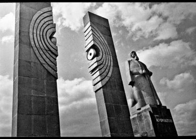02 Monument to Splitting of Atom USSR